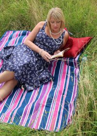 orny British housewife gets a dose of her husband’s cock out in the fields
