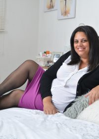 Horny British BBW wakes up her neighbours cumming to her sex toy