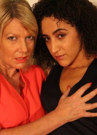 Hot lesbian MILF shows her much younger lover how it’s done