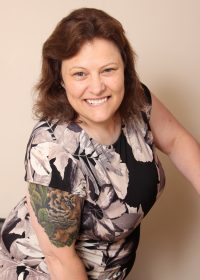 Chubby, mature housewife loves solo orgasms more than anything else