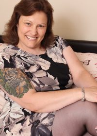 Chubby, mature housewife loves solo orgasms more than anything else