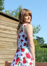 Naughty, mature housewife goes wild on herself in her garden